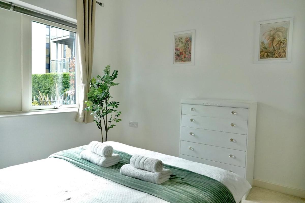 Modern 2 Bed Flat In East * London